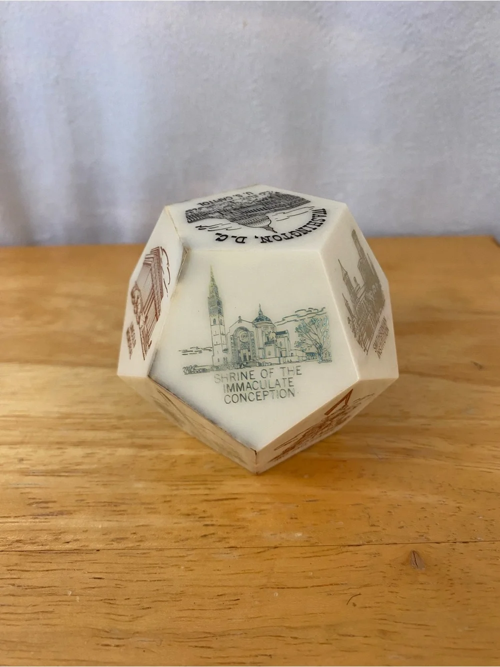Vintage Washington D.C. Landmarks Paperweight Souvenir Dodecahedron